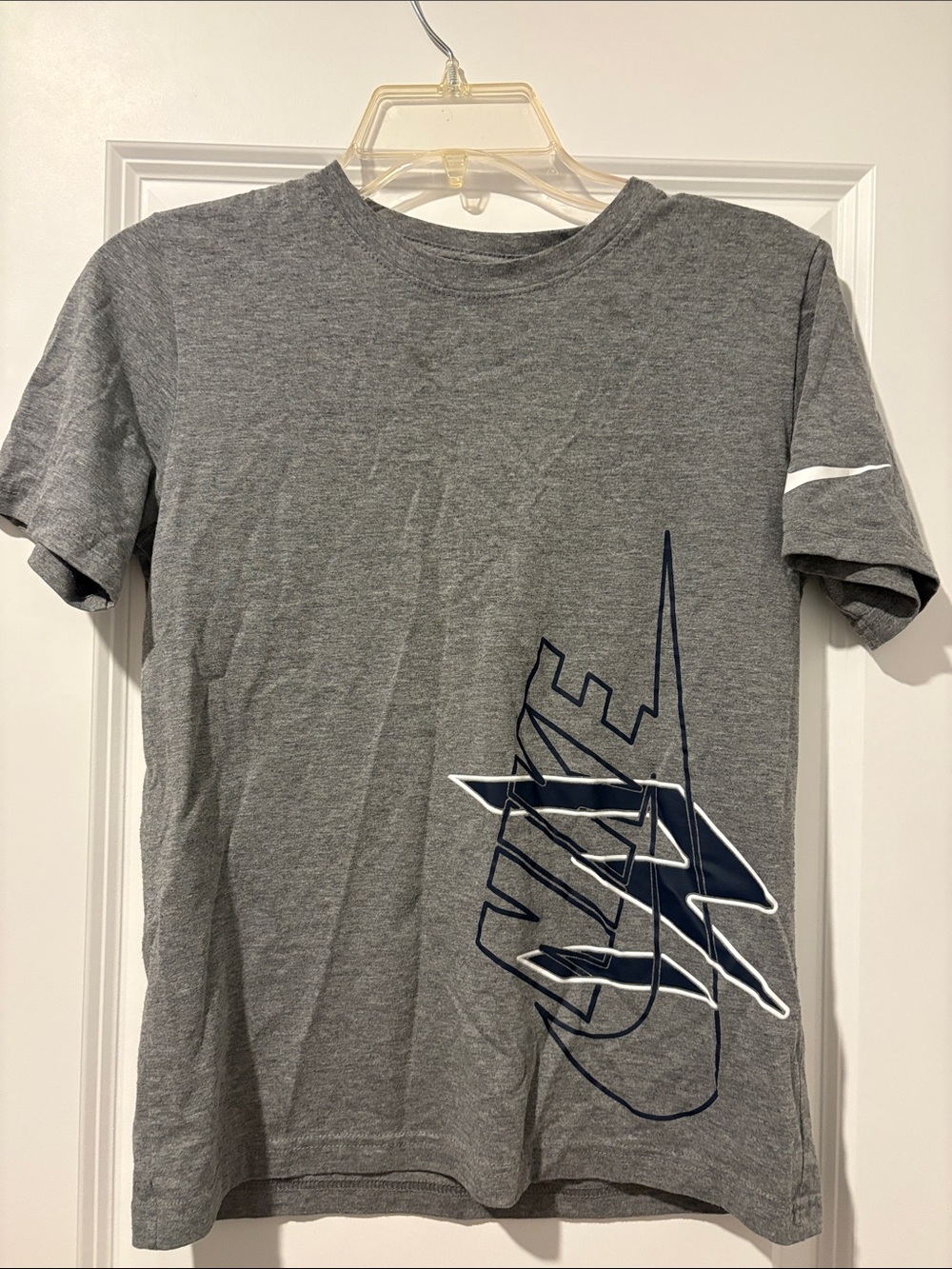 Nike Men’s Gray T-Shirt with Navy and White Graphic